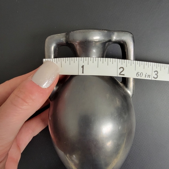 Vintage Holy Land Urn Porcelain Two Handled Vase Made in Israel - Picture 9 of 9